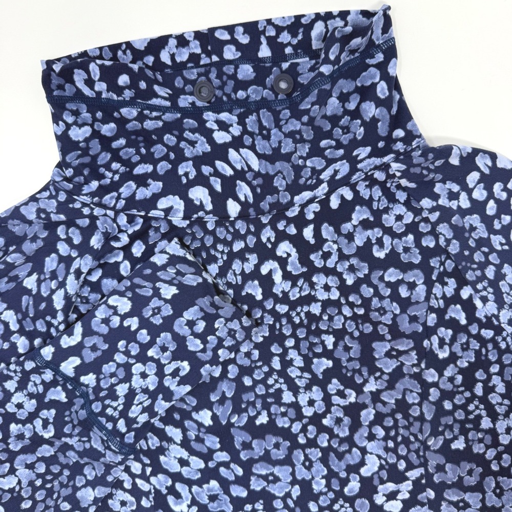 Tommy Bahama IslandZone Womens XS‎ Blue Leopard Funnel Neck Pullover Thumbholes